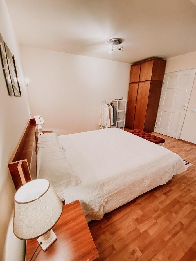 Cosy Bedroom For 2 With Balcony In A Family Villa Turnu Măgurele Esterno foto