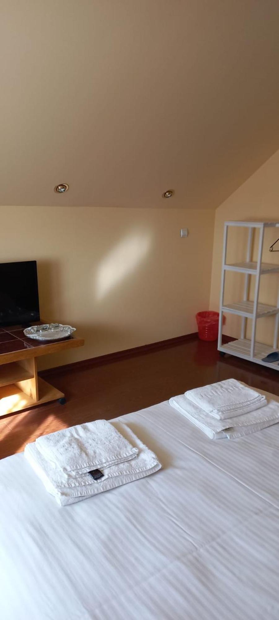 Cosy Bedroom For 2 With Balcony In A Family Villa Turnu Măgurele Esterno foto
